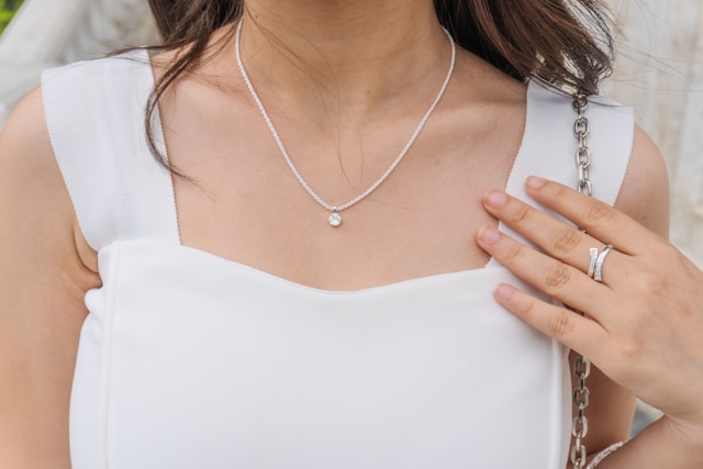 Colares Minimalistas: Beleza Essencial para um Estilo Leve e Intencional